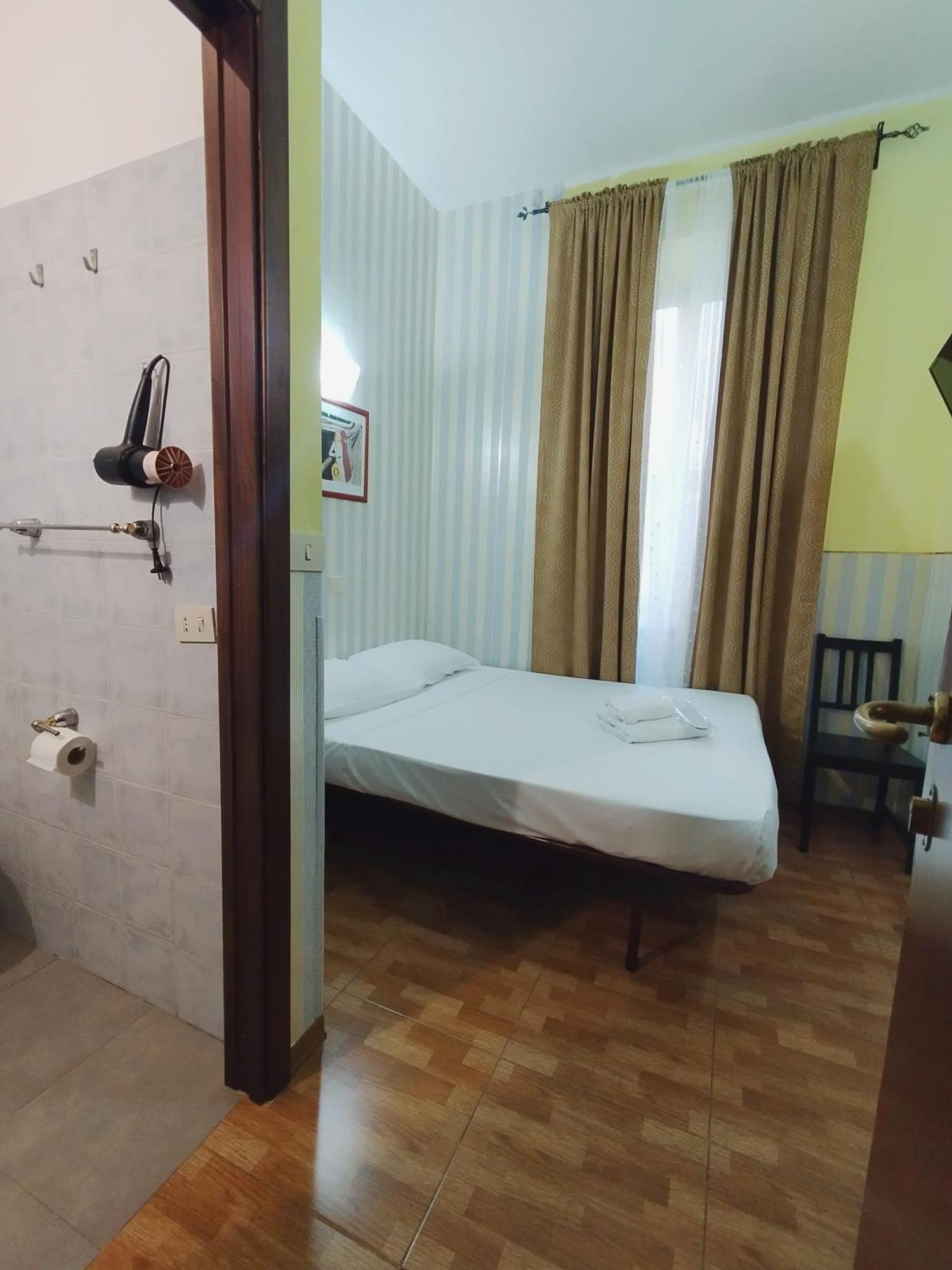 Booking Inn Settembre 95 Róma Szoba fotó